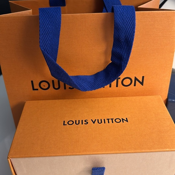 😎Louis Vuitton LV Empreinte Square Sunglasses😎 - Picture 3 of 16